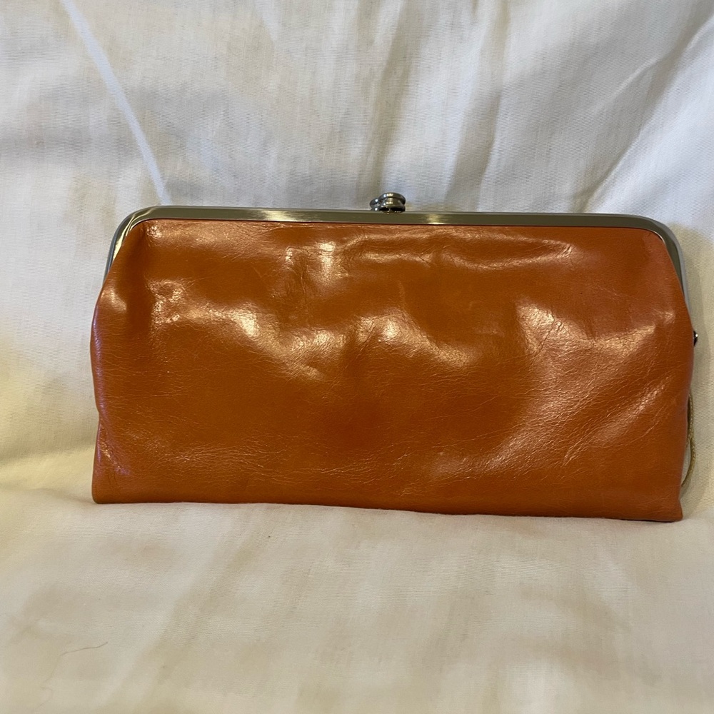 HOBO the Original Lauren clutch/wallet Amber.